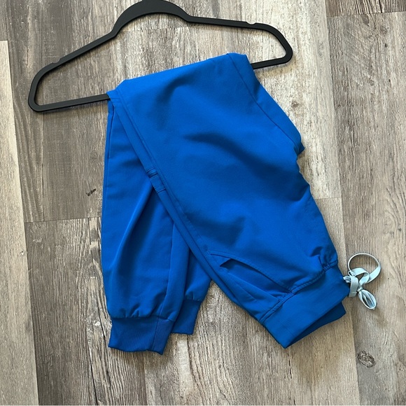 Figs Scrub Set - Picture 3 of 3